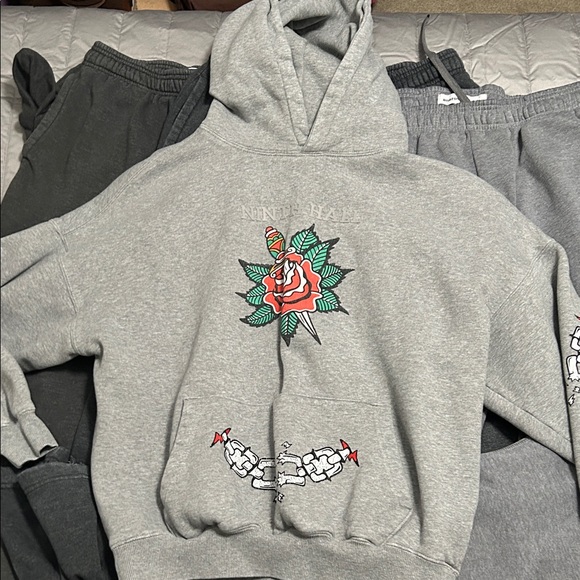 Ninth Hall Fundamentals Other - Gray Hoodie with Rose Skull Design and (3) Sweatpants size Adult Medium